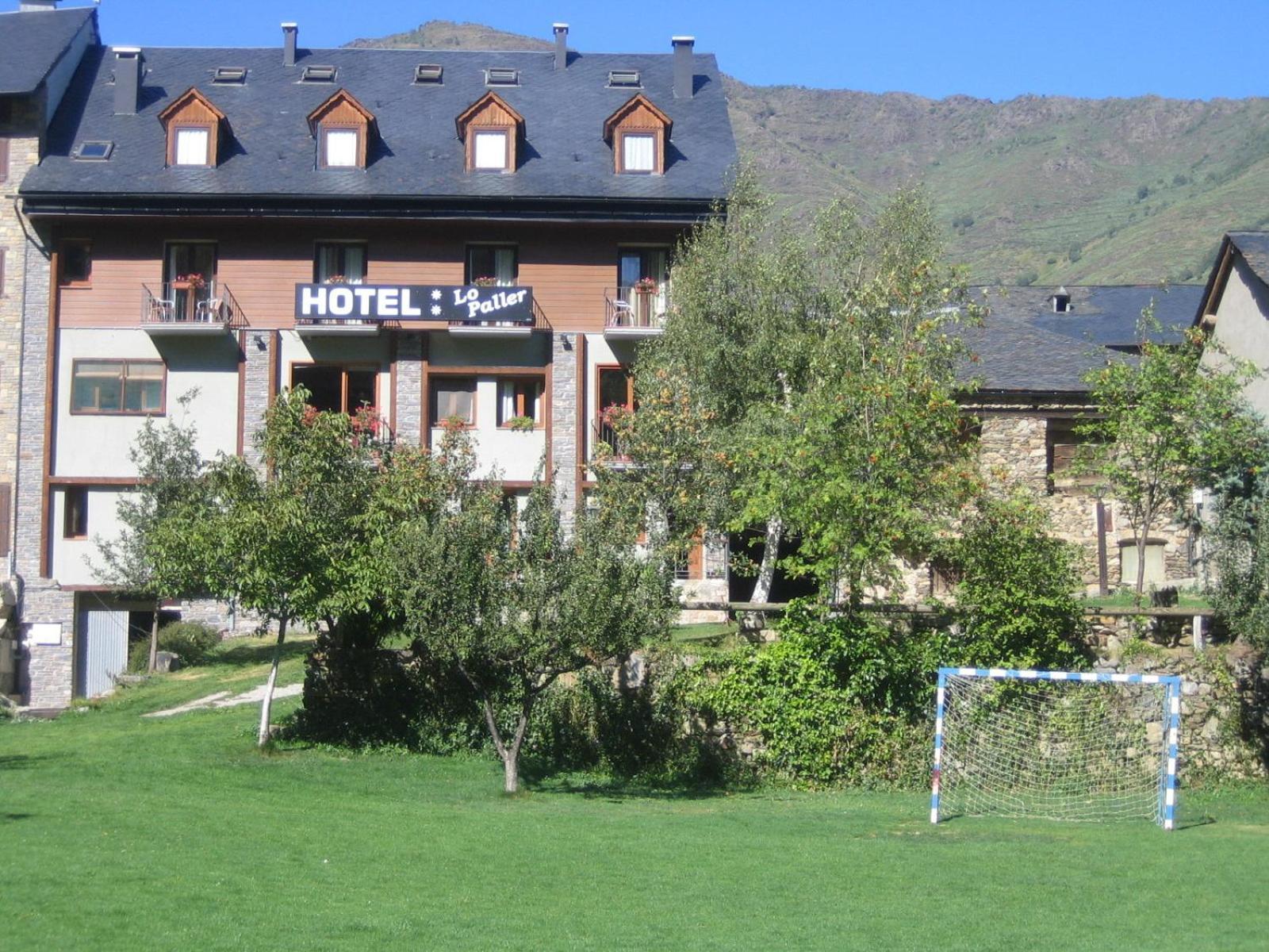 Hotel Lo Paller Valencia D'Aneu Kültér fotó