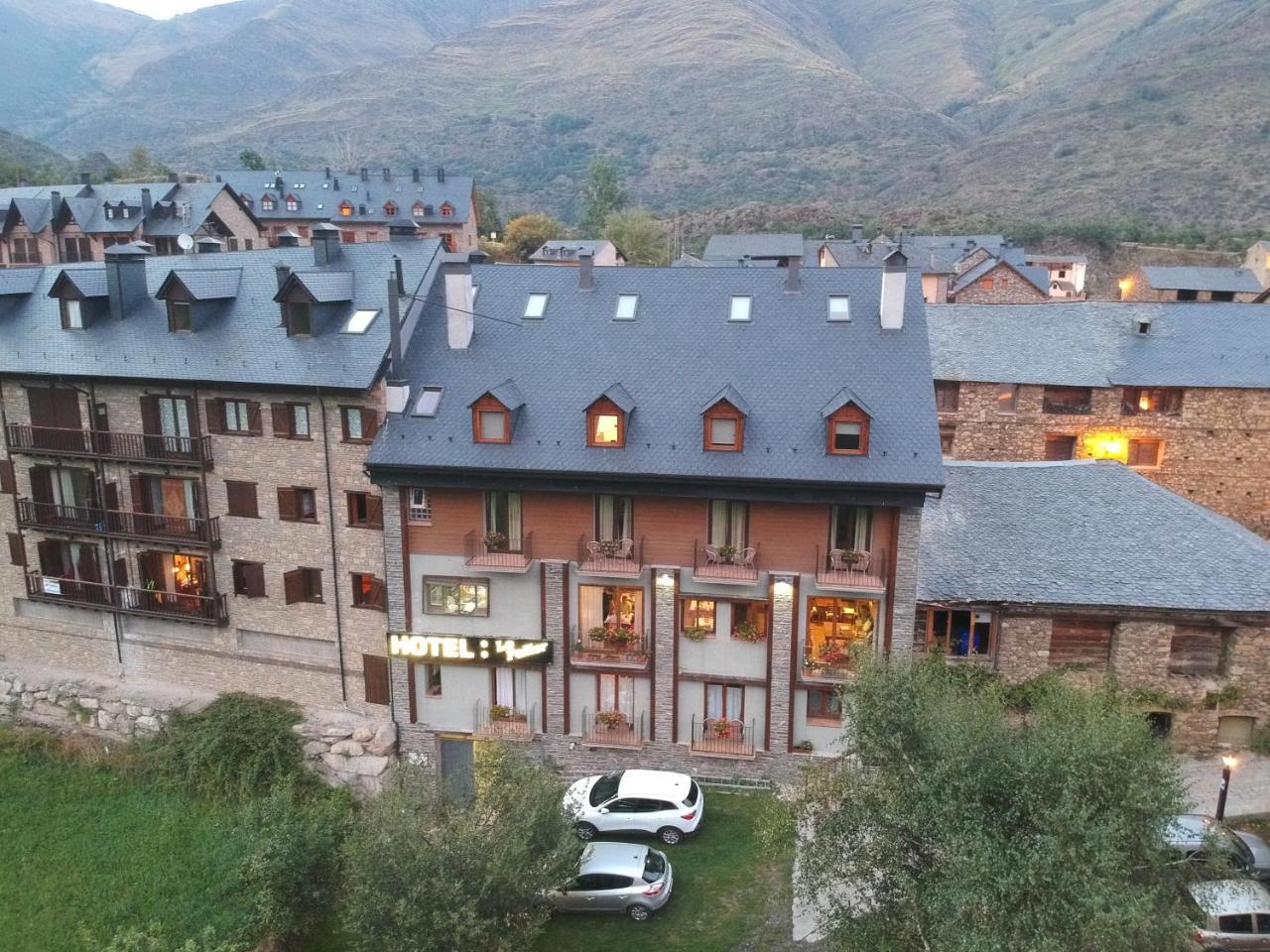 Hotel Lo Paller Valencia D'Aneu Kültér fotó