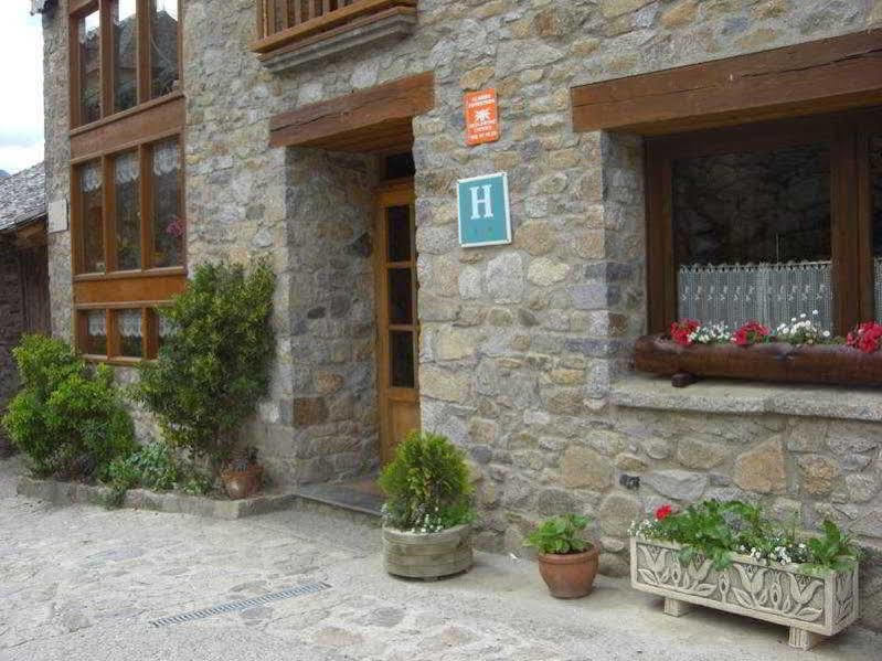 Hotel Lo Paller Valencia D'Aneu Kültér fotó